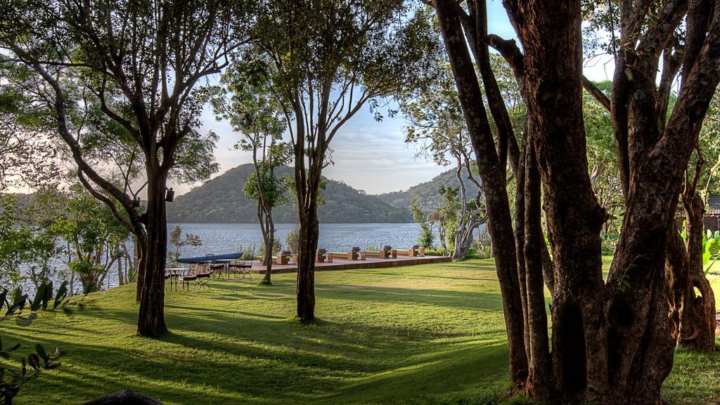 The Deer Park Hotel Giritale Exterior foto